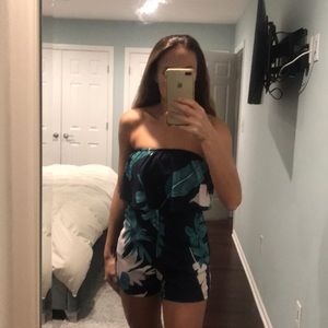 Strapless tropical romper